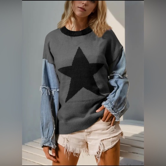 1098. BiBi Gray and Black Star Sweater - Picture 1 of 1
